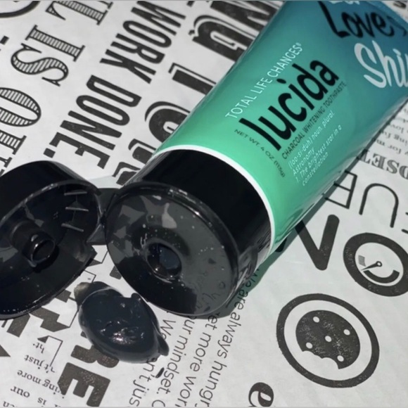 Total Life Changes (TLC) Lucida Charcoal Whitening Toothpaste 4oz + FREE SAMPLES - Picture 9 of 10